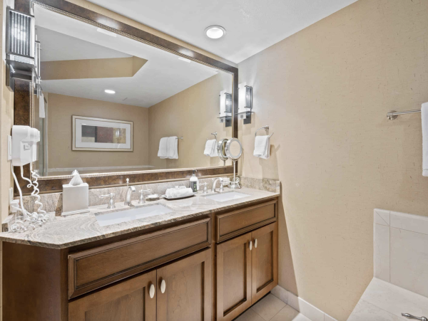 Sophisticated retreat in the heart of the Village 3 bedroom plus Den